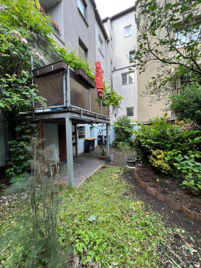 Ferienwohnung Flughafennahe zentrale voll möblierte Wohlfühlatmosphäre Erdgeschoss Duisburg Exterior foto